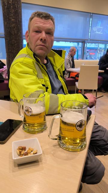 Mann massiert Beine  - Vermischtes - Potsdam 