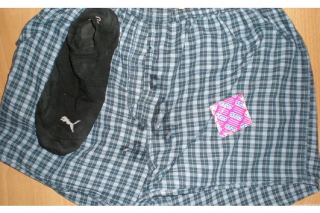 Bietet Boxershorts, Sneakers und Kondome - Sonstiges - Mainz