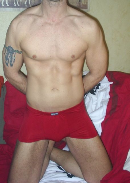 Geile Retro im sündigen Rot für ganze Kerle  - Getragene Hoeschen - Dortmund